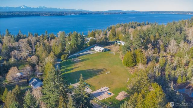 826 E Herron Blvd NW, Lakebay, WA 98349