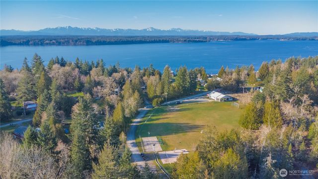 826 E Herron Blvd NW, Lakebay, WA 98349