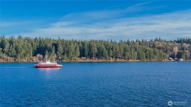826 E Herron Blvd NW, Lakebay, WA 98349