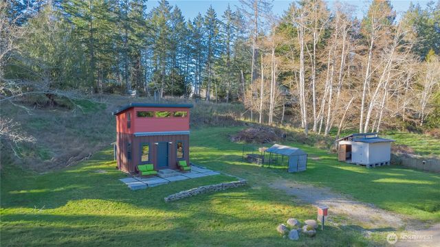 826 E Herron Blvd NW, Lakebay, WA 98349