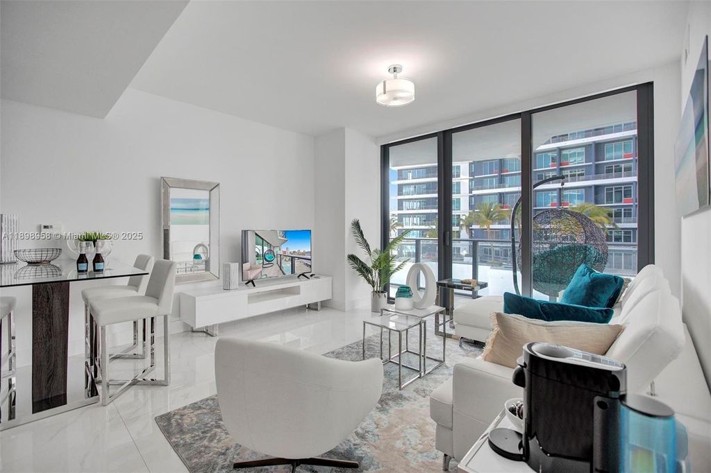 1300 S Miami Ave 1407, Miami, FL 33130