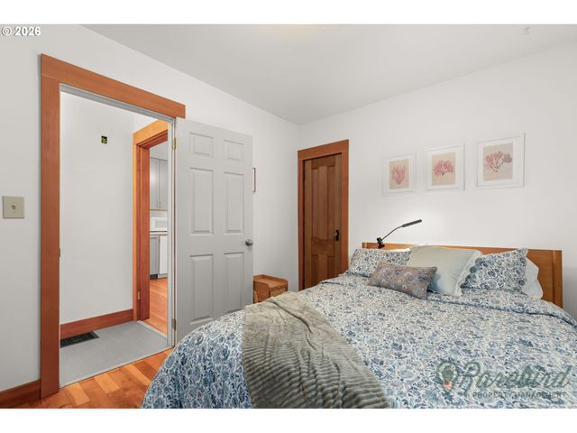 1802 Se MORRISON St 1, Portland, OR 97214