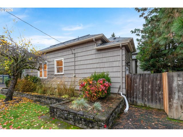 1802 Se MORRISON St 1, Portland, OR 97214