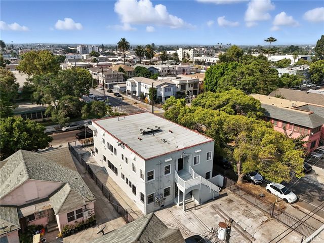 875 W 41st Drive, Los Angeles, CA 90037