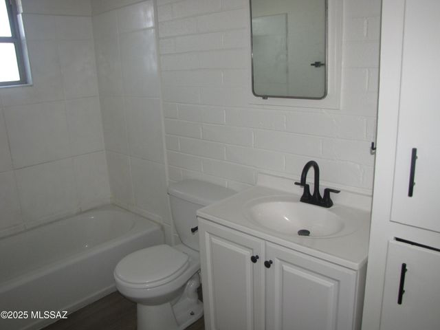 4713 E 1st, Tucson, AZ 85711