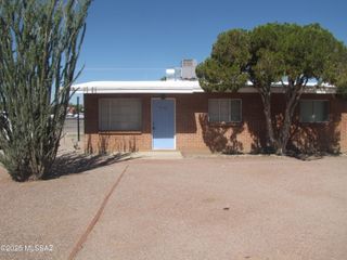 4713 E 1st, Tucson, AZ 85711