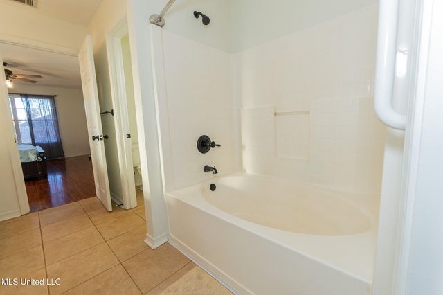 8062 Woodleigh Cove, Biloxi, MS 39532