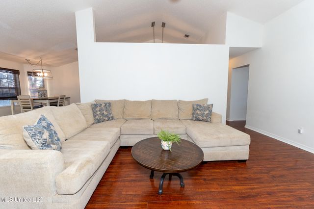 8062 Woodleigh Cove, Biloxi, MS 39532