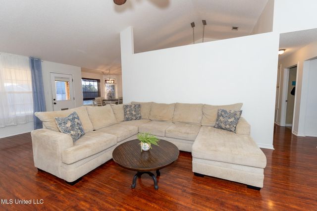 8062 Woodleigh Cove, Biloxi, MS 39532