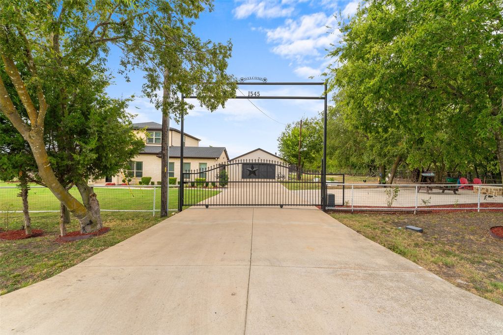 1545 County Road 4106, Kaufman, TX 75142