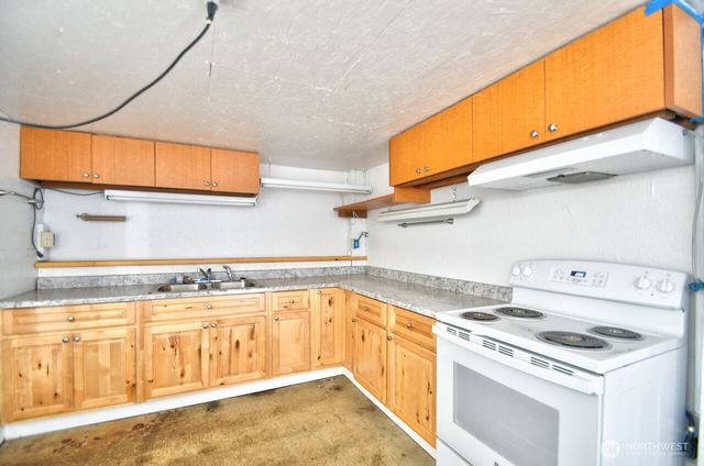 220 W Buck Prairie Road, Elma, WA 98541