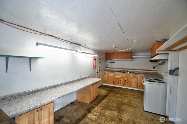 220 W Buck Prairie Road, Elma, WA 98541