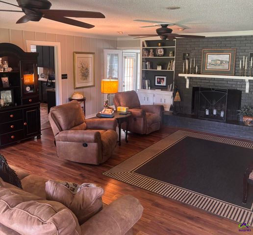 1010 S Ridge Circle, Perry, GA 31069