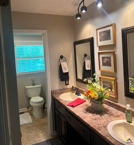 1010 S Ridge Circle, Perry, GA 31069