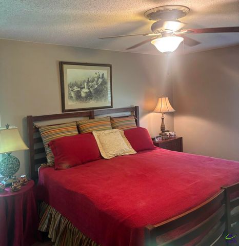 1010 S Ridge Circle, Perry, GA 31069