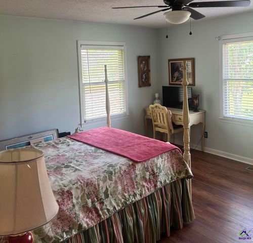 1010 S Ridge Circle, Perry, GA 31069