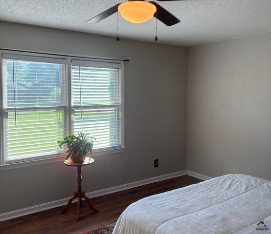 1010 S Ridge Circle, Perry, GA 31069