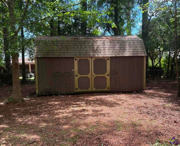 1010 S Ridge Circle, Perry, GA 31069
