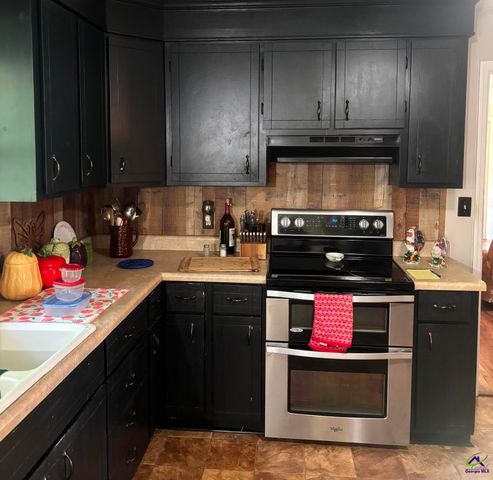 1010 S Ridge Circle, Perry, GA 31069