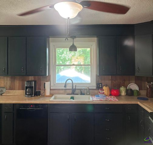 1010 S Ridge Circle, Perry, GA 31069