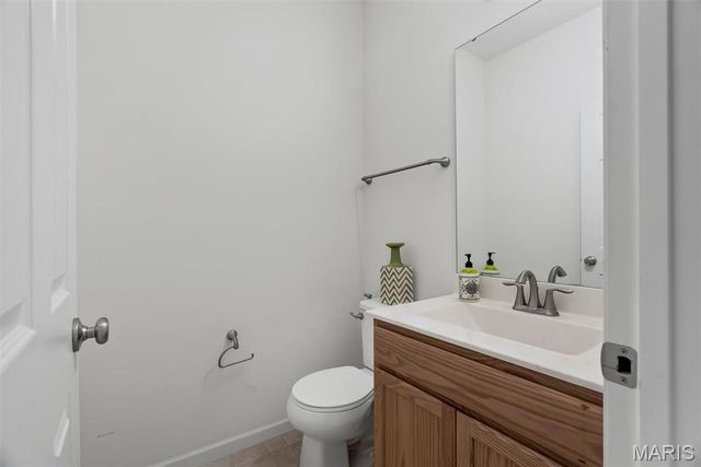 2088 Maryland Oaks Circle, Maryland Heights, MO 63146