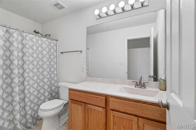 2088 Maryland Oaks Circle, Maryland Heights, MO 63146