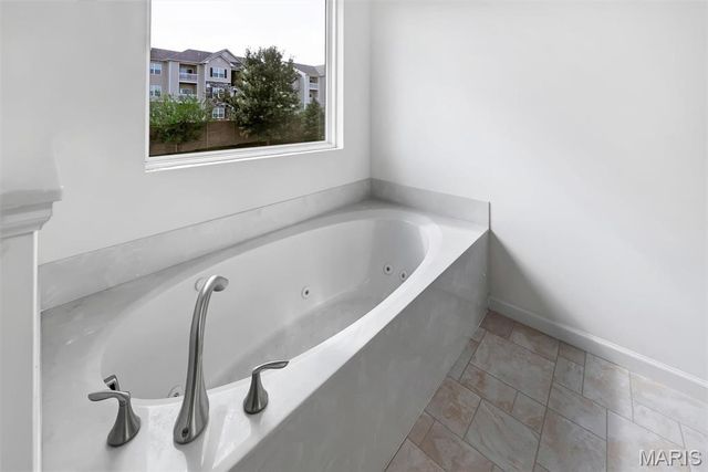 2088 Maryland Oaks Circle, Maryland Heights, MO 63146