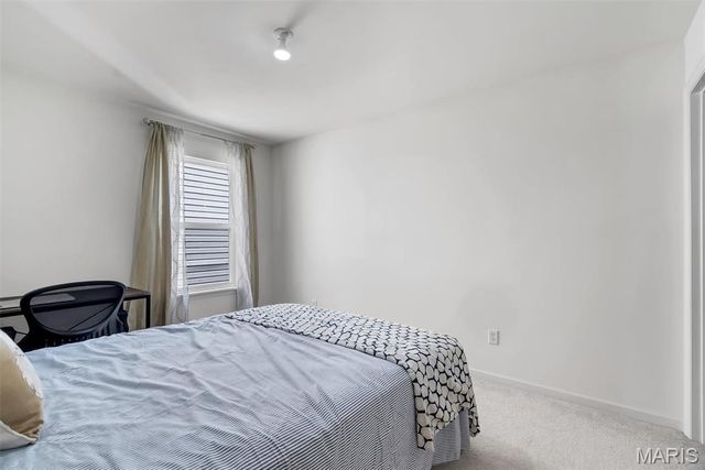 2088 Maryland Oaks Circle, Maryland Heights, MO 63146