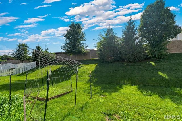 2088 Maryland Oaks Circle, Maryland Heights, MO 63146