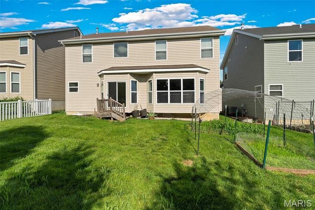 2088 Maryland Oaks Circle, Maryland Heights, MO 63146