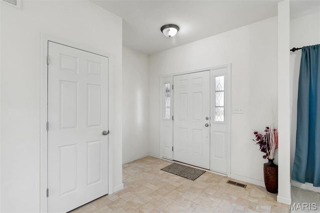 2088 Maryland Oaks Circle, Maryland Heights, MO 63146