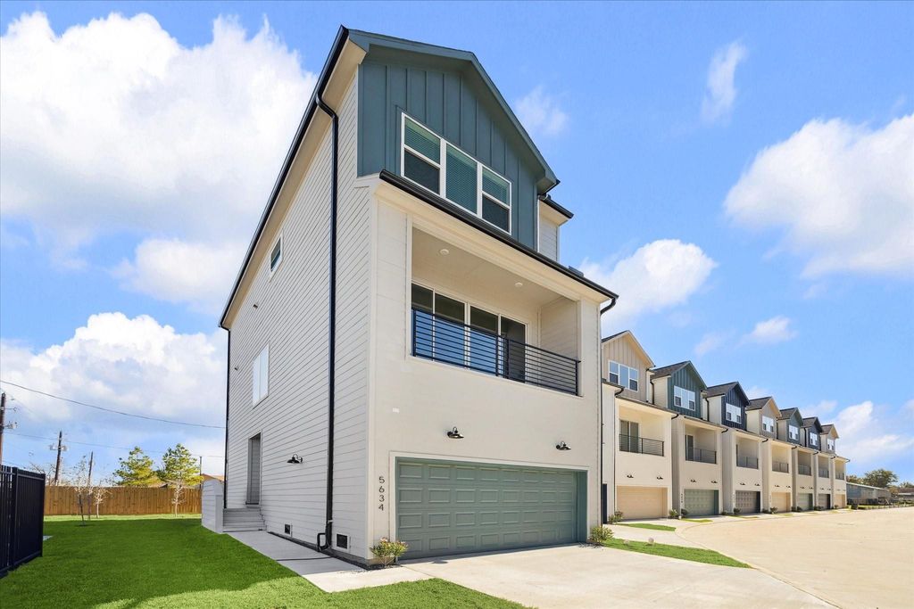 5614 Camino Encantado Drive, Houston, TX 77091