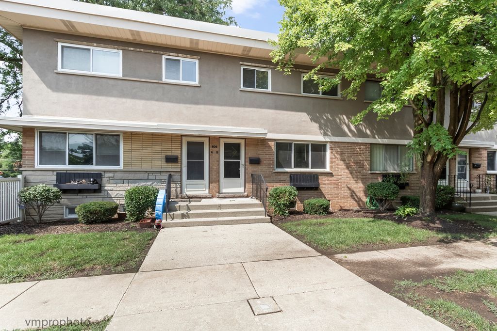 606 S Milwaukee Avenue B, Libertyville, IL 60048 — exterior