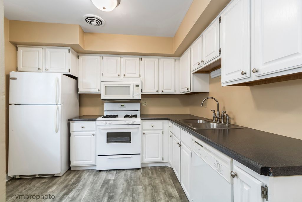 606 S Milwaukee Avenue B, Libertyville, IL 60048 — photo 5