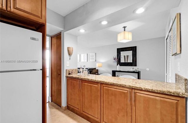 830 NW 87t ave 303, Miami, FL 33172