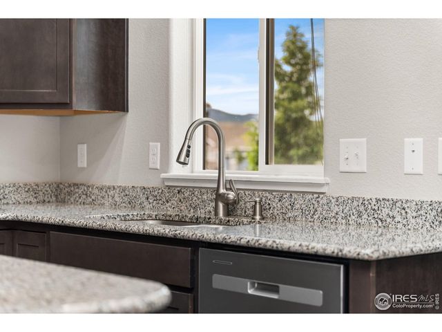 1889 La Salle Dr, Loveland, CO 80538