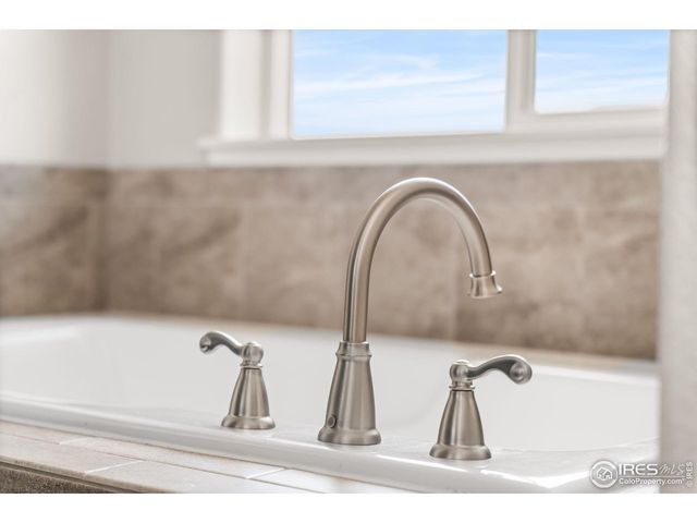 1889 La Salle Dr, Loveland, CO 80538