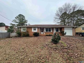 1818 Carson Lane NW, Huntsville, AL 35816