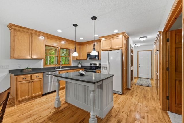11305 Parkside Trail, Dayton, MN 55369