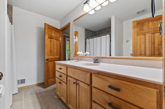 11305 Parkside Trail, Dayton, MN 55369