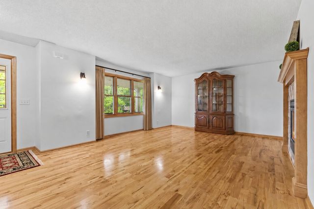 11305 Parkside Trail, Dayton, MN 55369