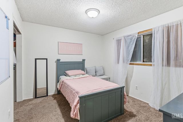 2501 Emerald Street, Bakersfield, CA 93304