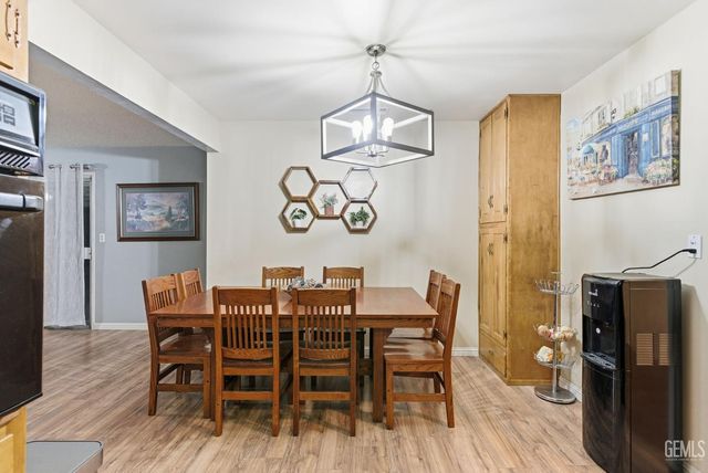 2501 Emerald Street, Bakersfield, CA 93304