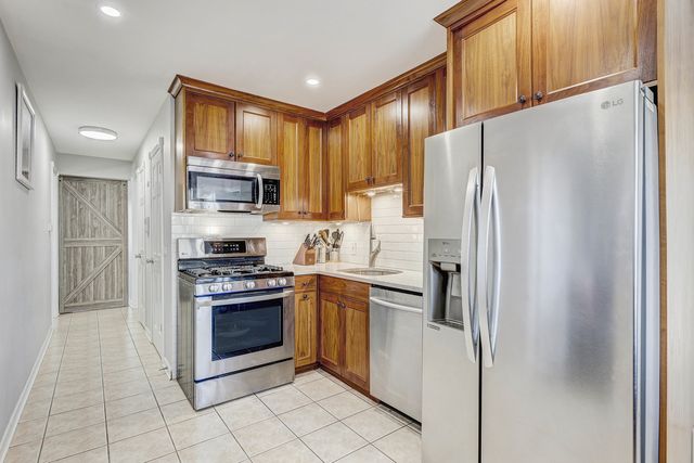4209 Kolze Avenue 2S, Schiller Park, IL 60176