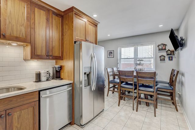 4209 Kolze Avenue 2S, Schiller Park, IL 60176
