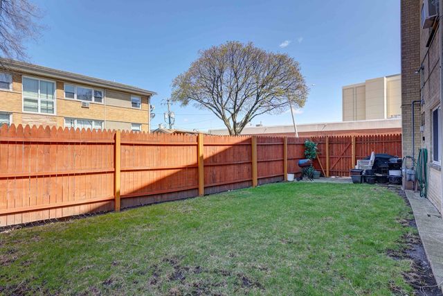 4209 Kolze Avenue 2S, Schiller Park, IL 60176