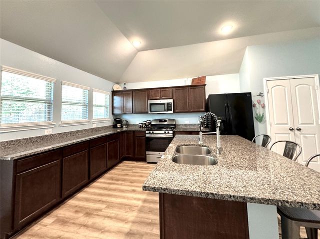 1039 Blue Moon Court, Conroe, TX 77301