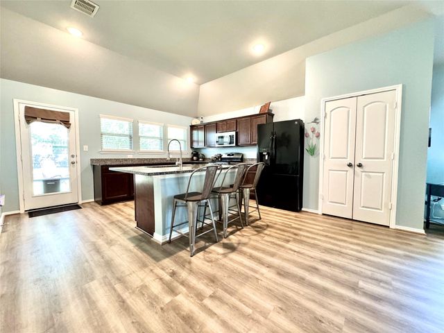 1039 Blue Moon Court, Conroe, TX 77301