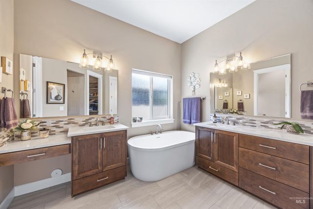 241 W Moray, Middleton, ID 83644