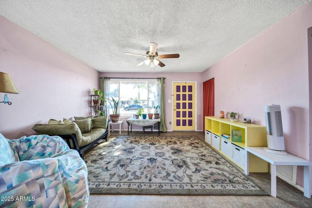 2142 W PARADISE Drive, Phoenix, AZ 85029